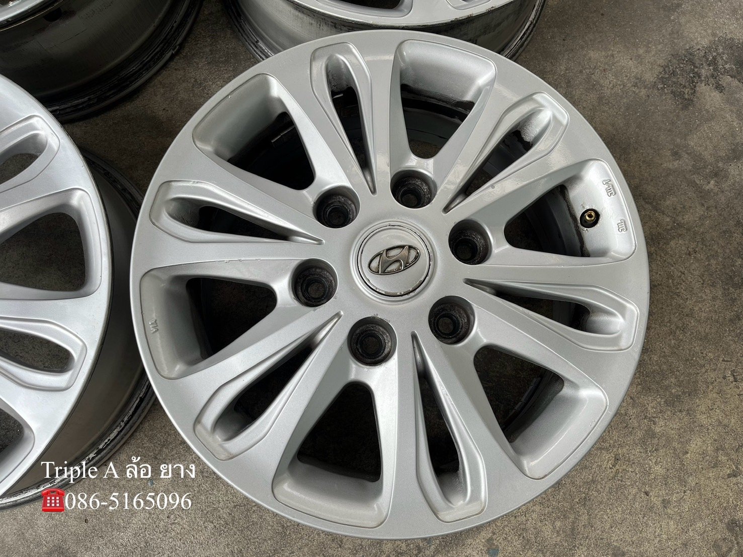 ล้อแม็ก ฮุนได Hyundai H1 ขอบ 16 สีบอร์น ล้อแม็ก ฮุนได Hyundai H1 ขอบ 16 สีบอร์น