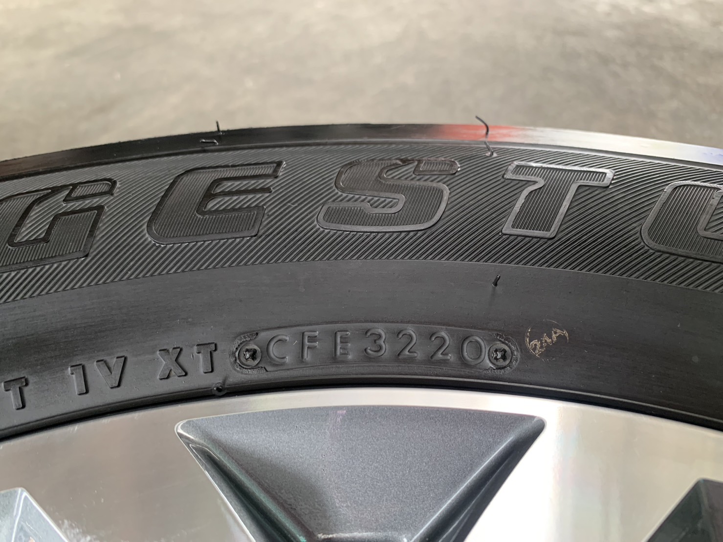 ล้อแม็กป้ายแดง Mitsu Triton รุ่นใหม่ล่าสุด ขอบ 18 เทาหน้าเงา พร้อมยาง 265-60-18 Bridgestone ปี 20 ล้อแม็กป้ายแดง Mitsu Triton รุ่นใหม่ล่าสุด ขอบ 18 เทาหน้าเงา พร้อมยาง 265-60-18 Bridgestone ปี 20