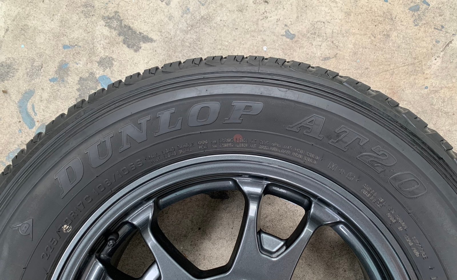 ล้อแม็กป้ายแดง 5รู114 Toyota Revo Z Edition ขอบ 17 พร้อมยาง 225-70-17 Dunlop ปลายปี 20 ล้อแม็กป้ายแดง 5รู114 Toyota Revo Z Edition ขอบ 17 พร้อมยาง 225-70-17 Dunlop ปลายปี 20