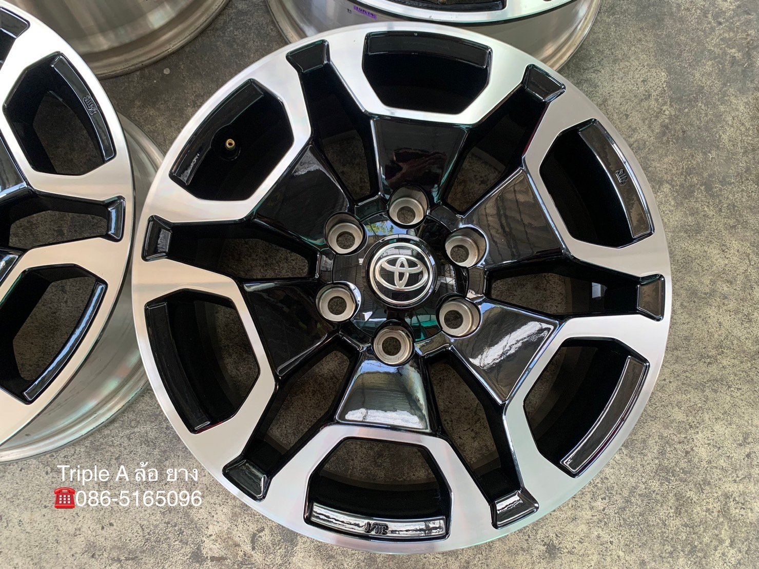 ล้อแม็ก Toyota Revo รุ่นใหม่ล่าสุด ขอบ 18 ดำหน้าเงา ใส่กับ Toyota Fortuner, Revo, Vigo 6รู139 ได้เลย