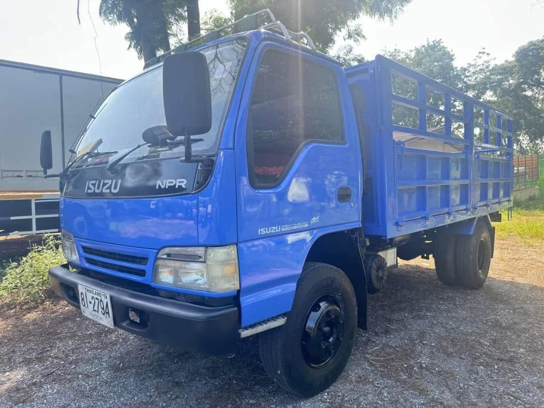 ISUZU NPR เครื่องยนต์130 แรงม้า 
      **ปี2547** รถห้างแท้