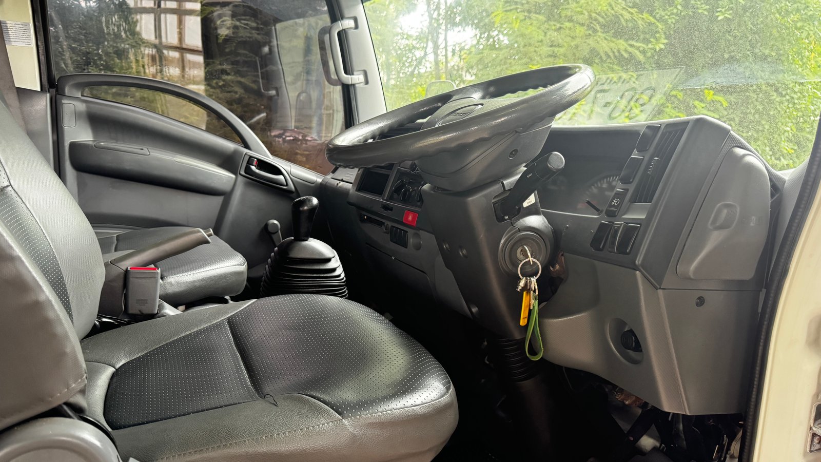 ISUZU NMR เครื่องยนต์130 แรงม้า ปี2556กระบะบรรทุกยาว 4.30ม. ISUZU NMR เครื่องยนต์130 แรงม้า ปี2556กระบะบรรทุกยาว 4.30ม.