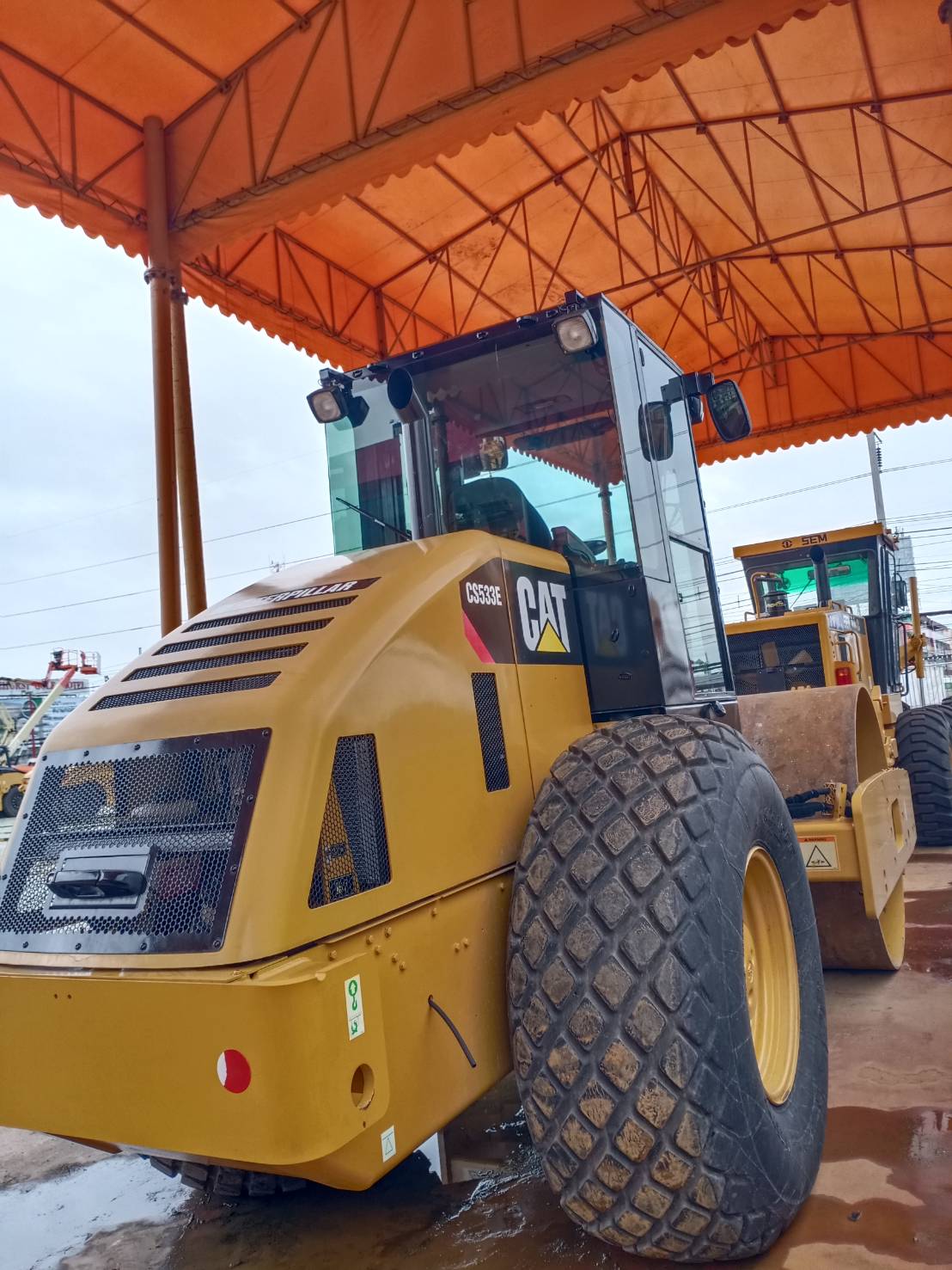 รถบดล้อเรียบ CAT รุ่น CS533E SN.TJL-05XXX สนใจติดต่อ ปิ่น ศุภสุตา 089-925-7129