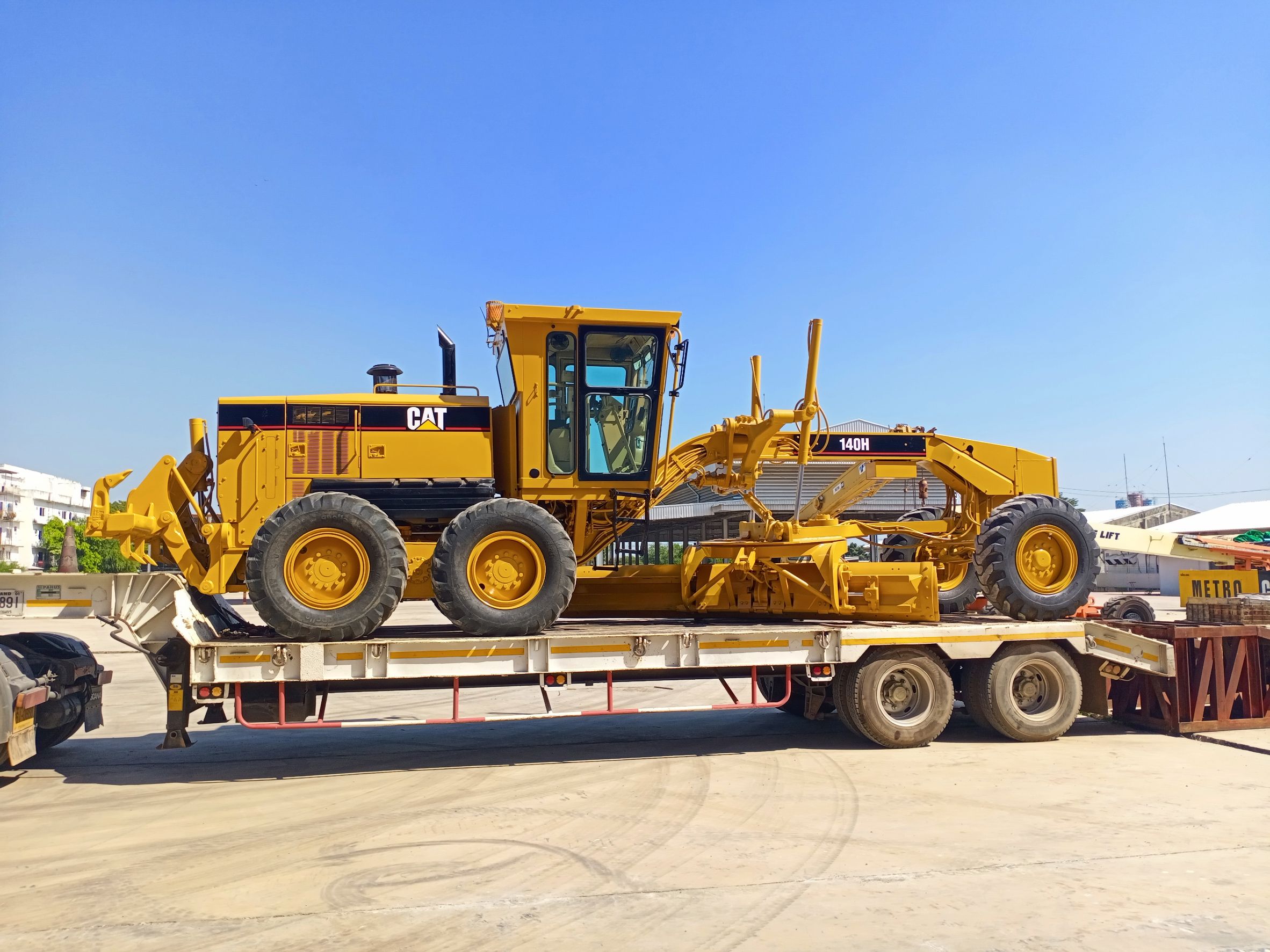 รถเกรด CAT 140H CCA-01XXX สนใจติดต่อ ปิ่น ศุภสุตา 089-925-7129 รถเกรด CAT 140H CCA-01XXX สนใจติดต่อ ปิ่น ศุภสุตา 089-925-7129