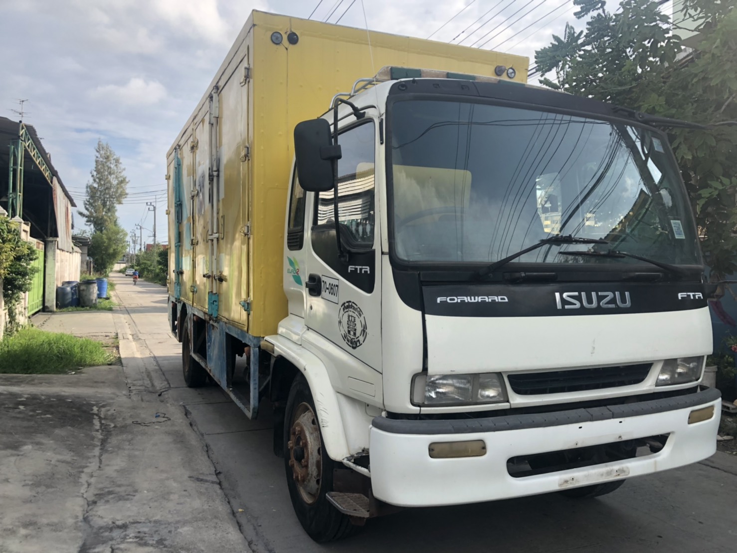 ขาย Isuzu FTR Deca 200 แรง พร้อมใช้ รถห้าง ตู้10บาน