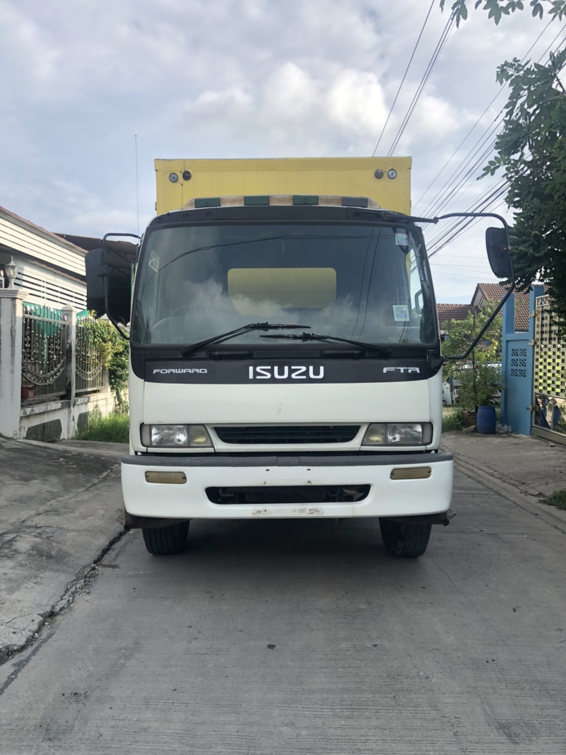 ขาย Isuzu FTR Deca 200 แรง พร้อมใช้ รถห้าง