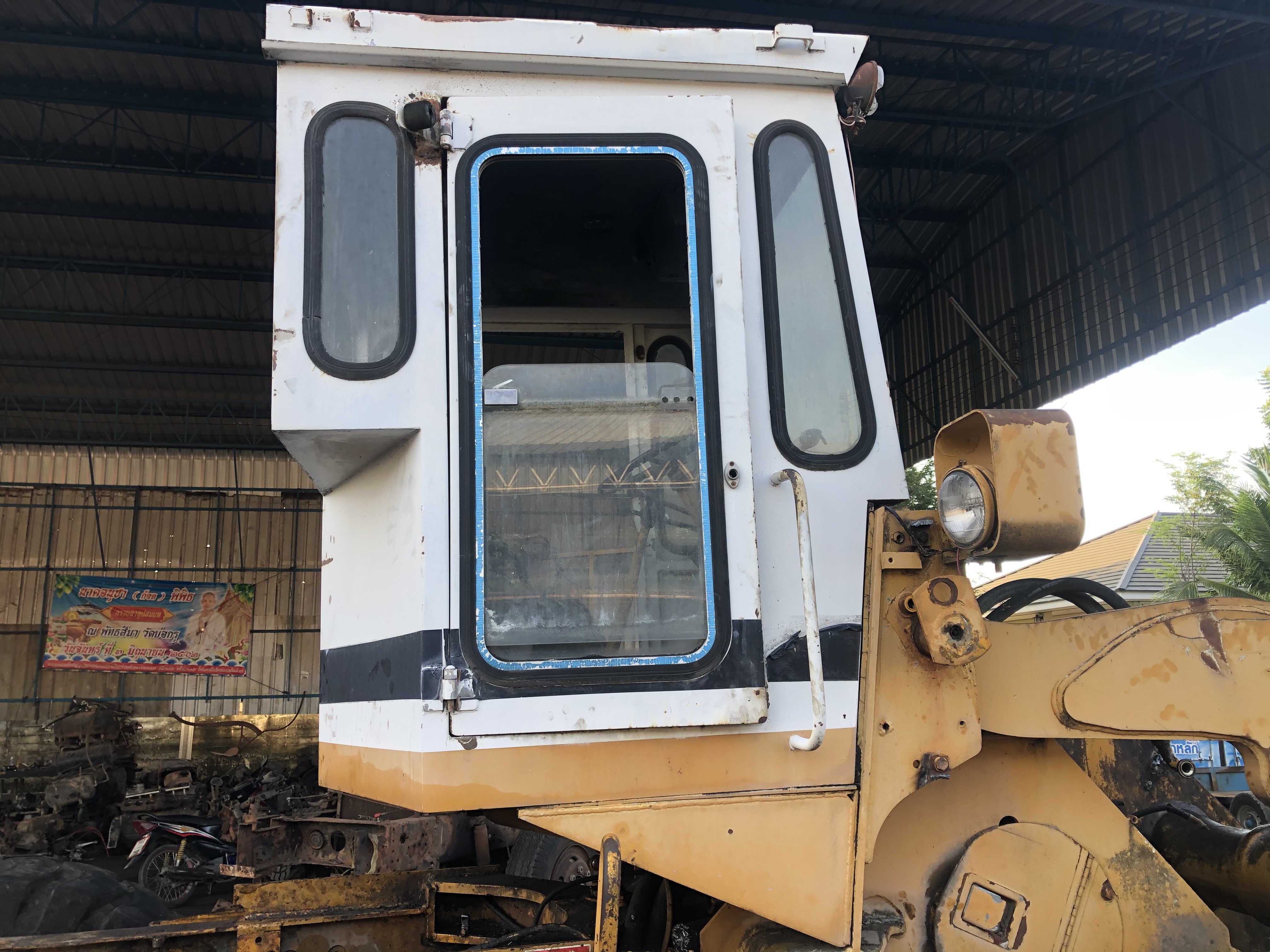 ขายหัวเก๋ง รถตักKOMATSU 530B หัวไม่ผุ 
