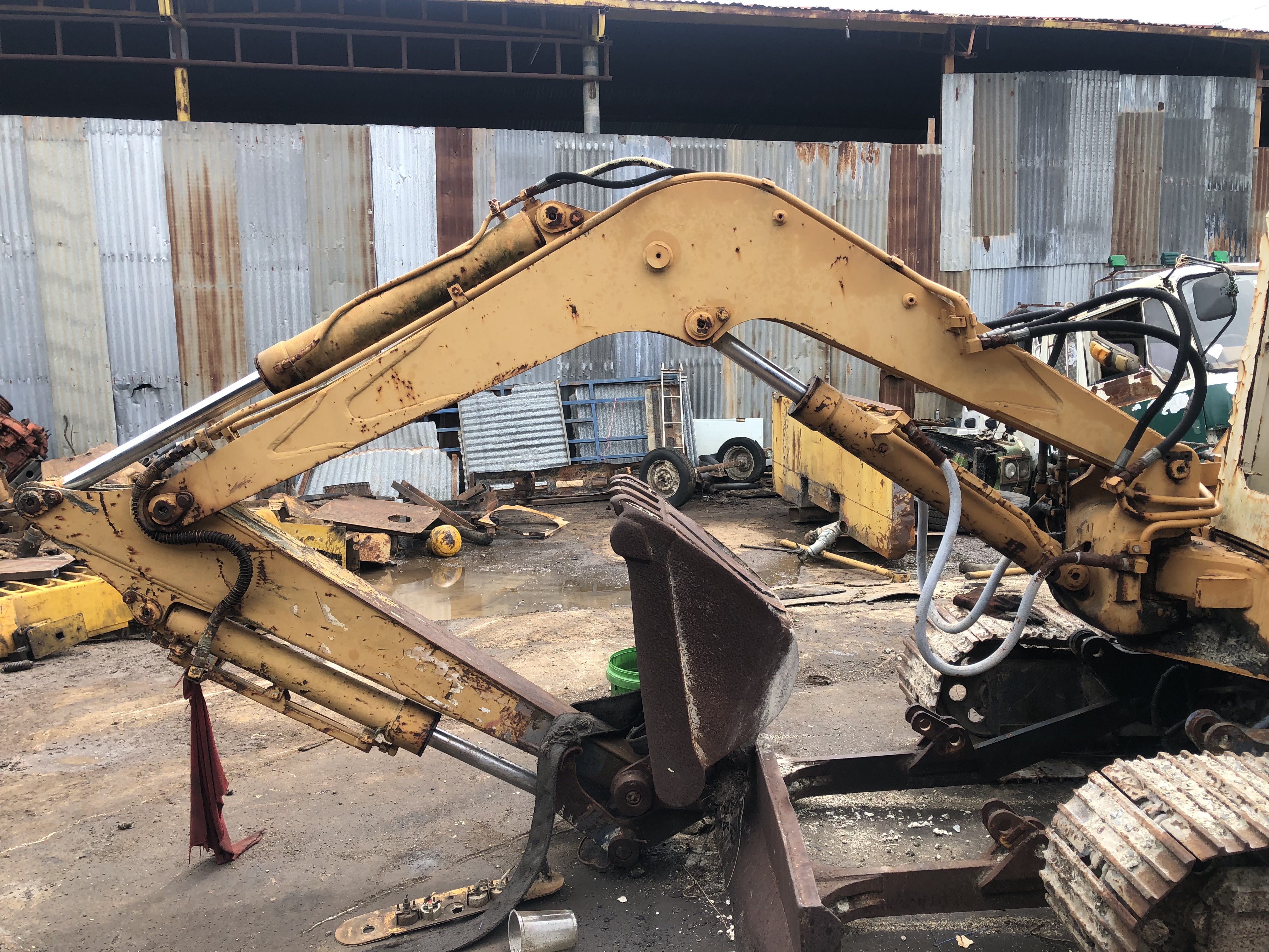 ขายคับ ยกชุด30000฿ บูมอาม กระบอก บุ้งกี๋ KOMATSU PC40-1 เก่านอก 