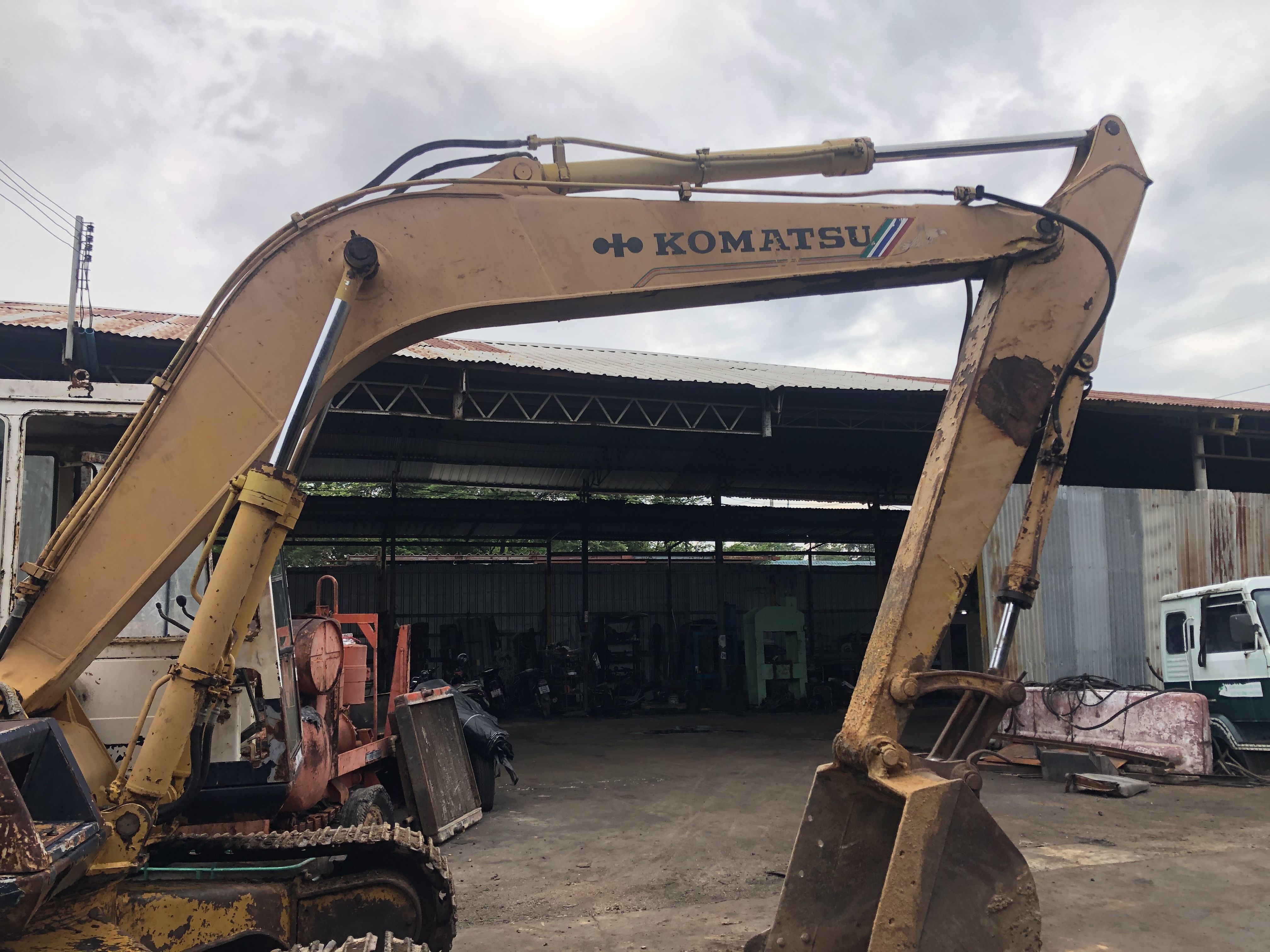 ขายคับ KOMATSU PC 120-3 เครื่องปั้มดี ขายคับ KOMATSU PC 120-3 เครื่องปั้มดี