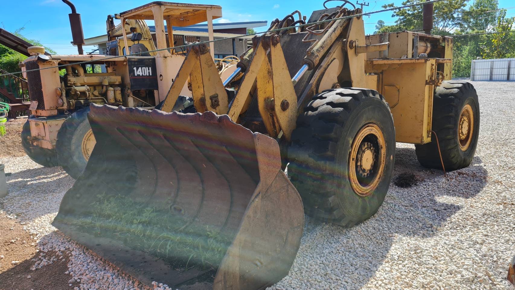 ตัด-แยกอะไหล่ รถตัก KOBELCO LK600