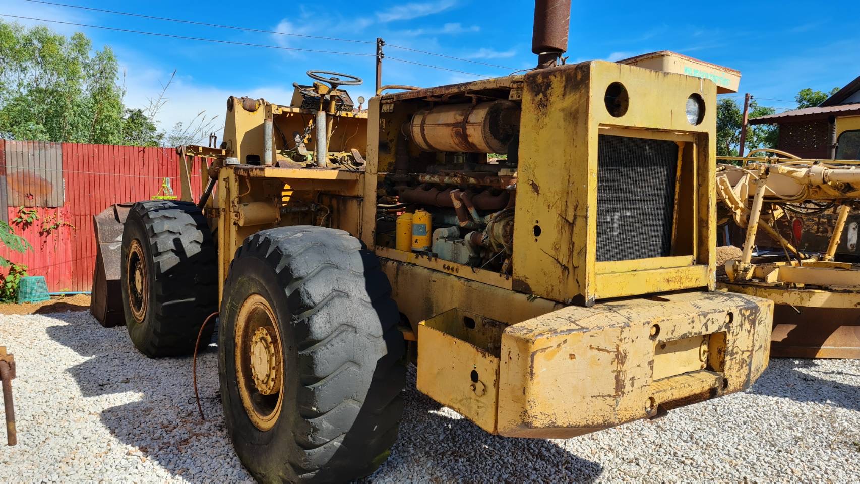 ตัด-แยกอะไหล่ รถตัก KOBELCO LK600