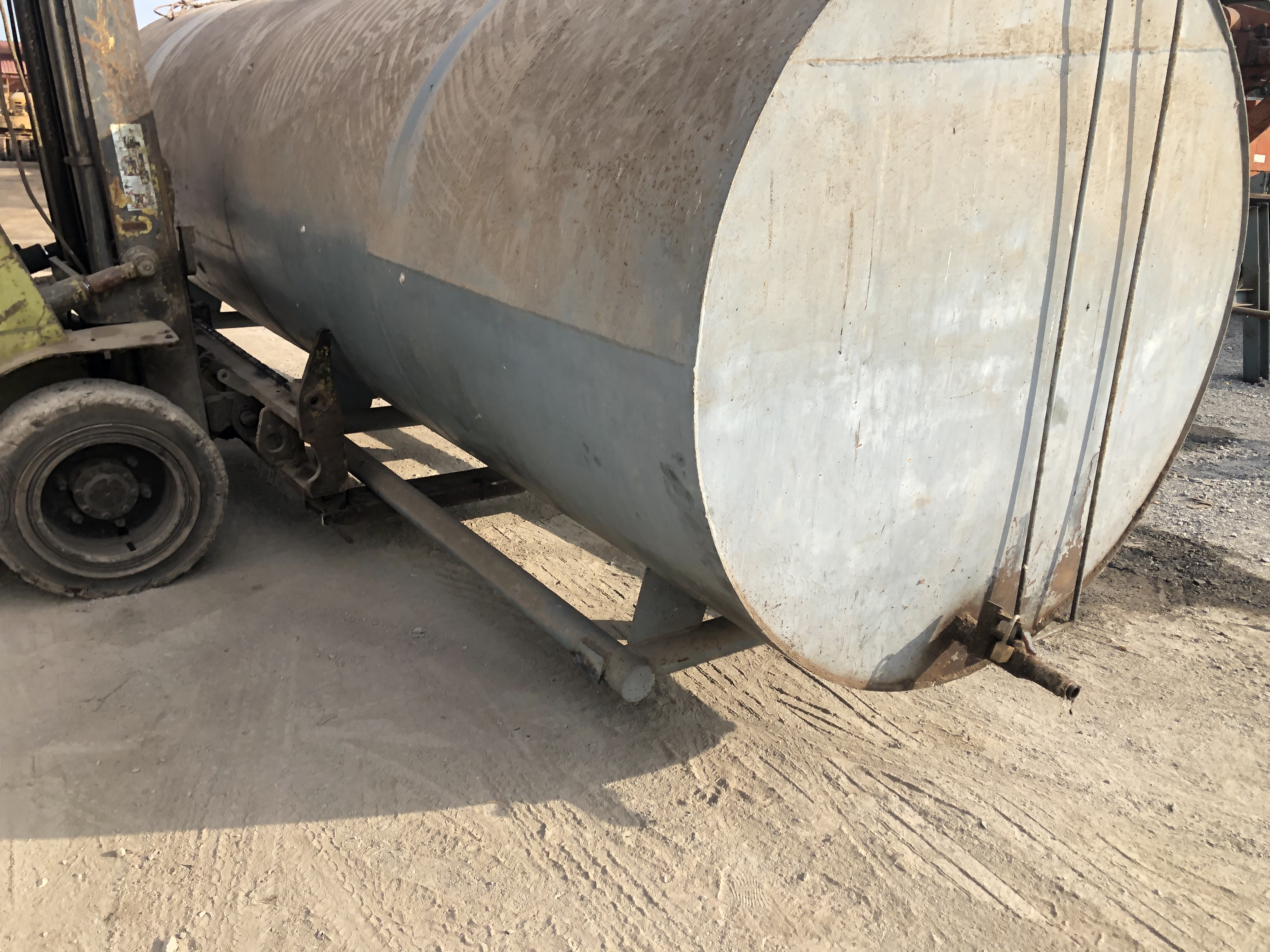 ขายแท้ง น้ำมัน ขนาด10000ลิตร (ไม่มีห้องกั้น)