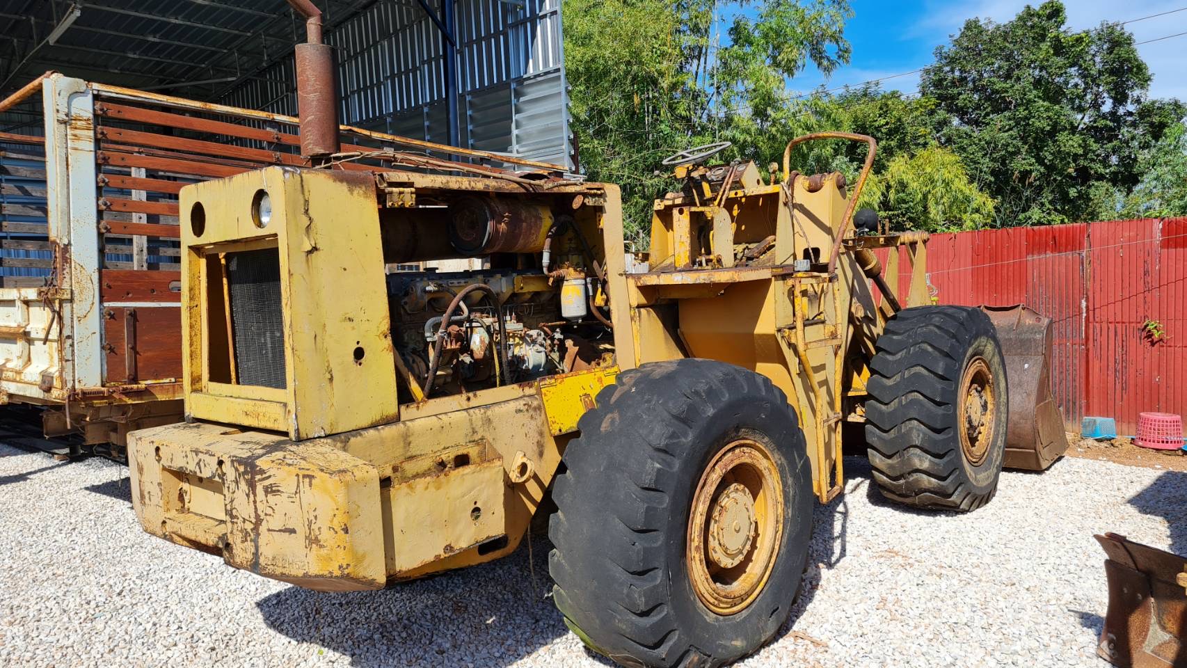 ตัด-แยกอะไหล่ รถตัก KOBELCO LK600