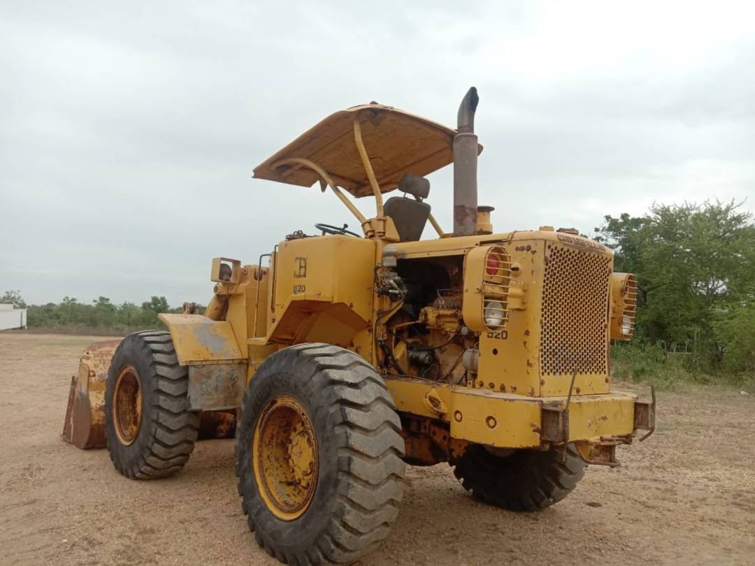 รถตัก  พร้อมใช้งาน ราคาเบาๆ