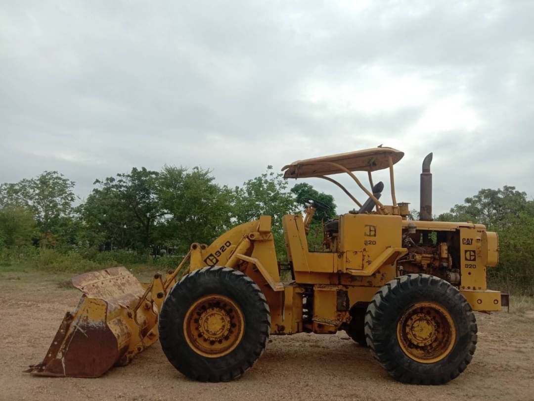 รถตัก  พร้อมใช้งาน ราคาเบาๆ