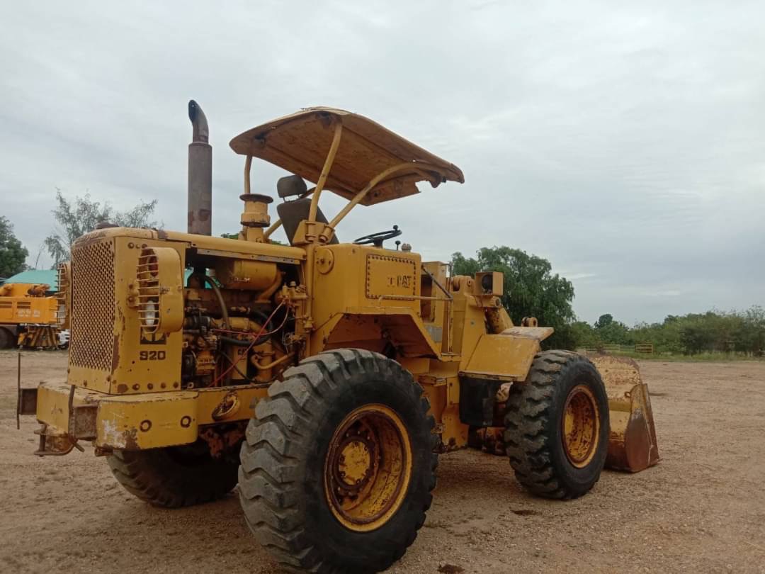 รถตัก  พร้อมใช้งาน ราคาเบาๆ