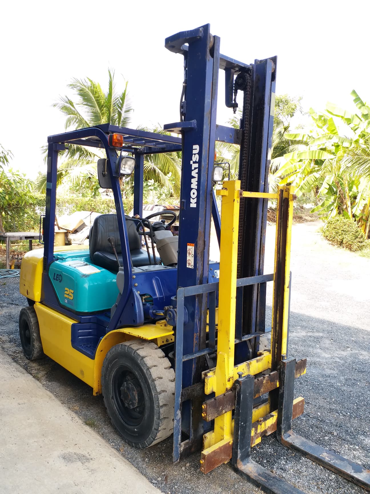 ขาย Komatsu FG25 ขนาด 2.5 ตัน เสา 4 เมตร