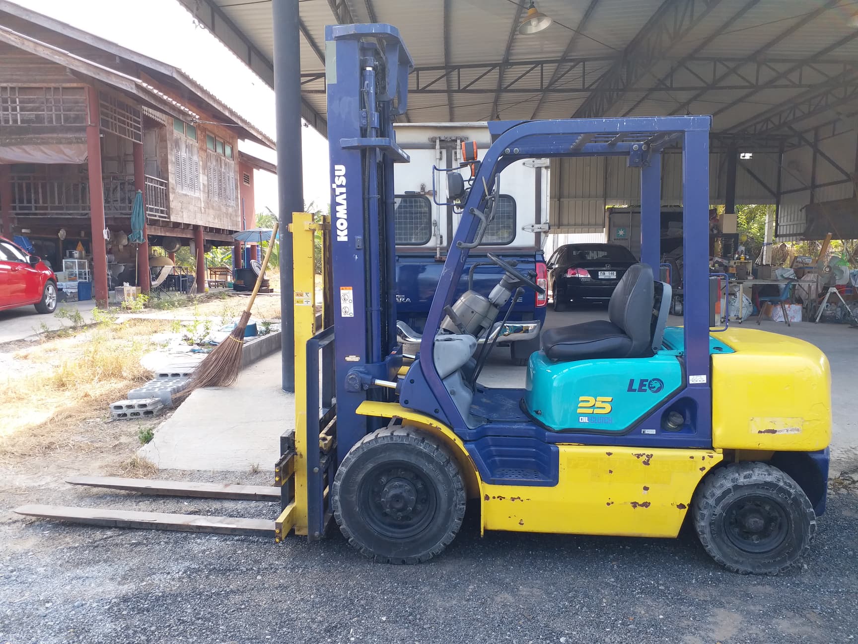 ขาย Komatsu FG25 ขนาด 2.5 ตัน เสา 4 เมตร