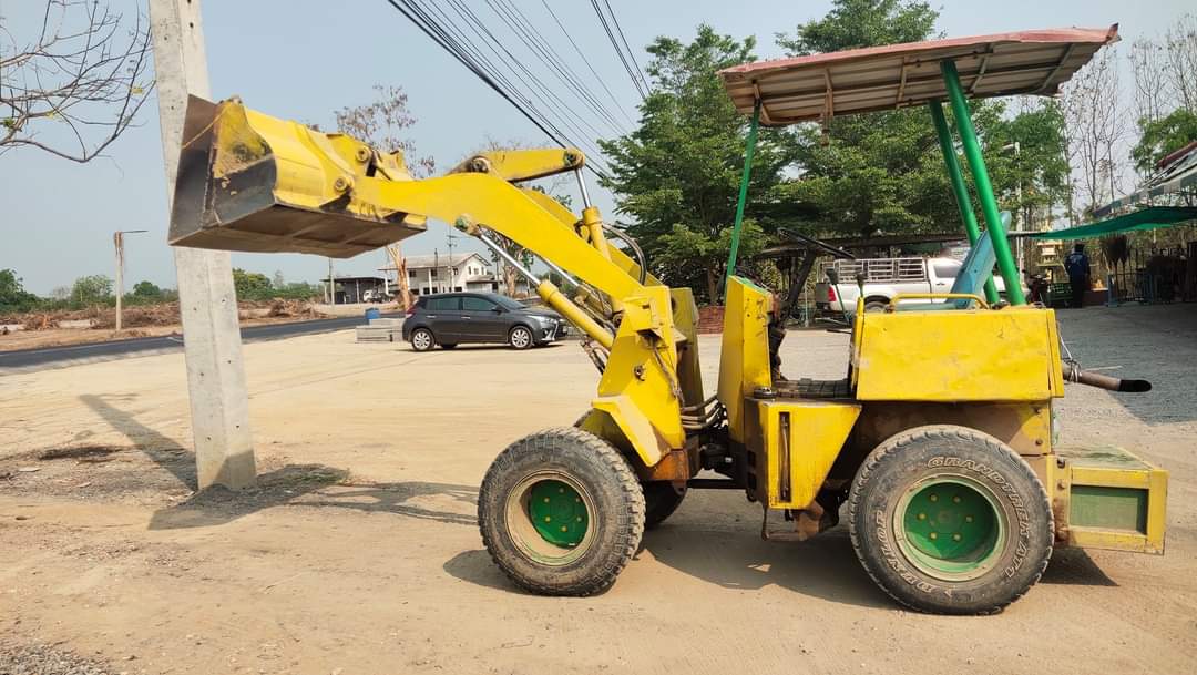 รถตักโคมัตสุWA30