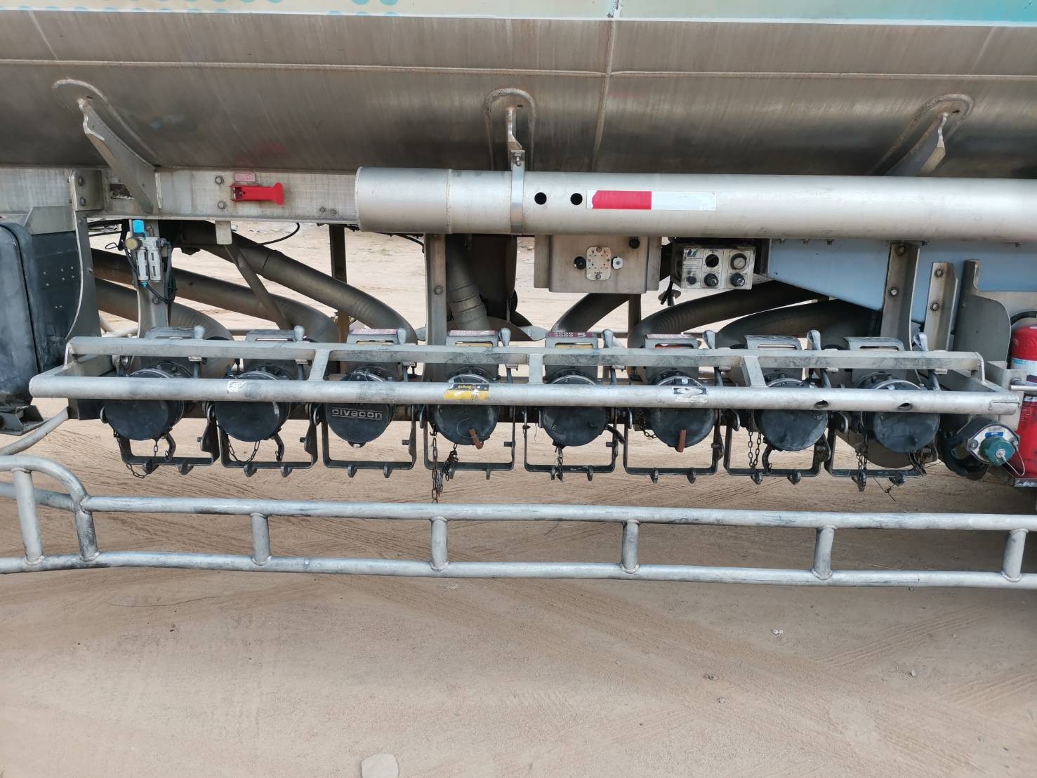 ขาย หางแท็งน้ำมัน อลูมิเนียม ความจุ 40,000ลิตร 8ช่อง ปี 54