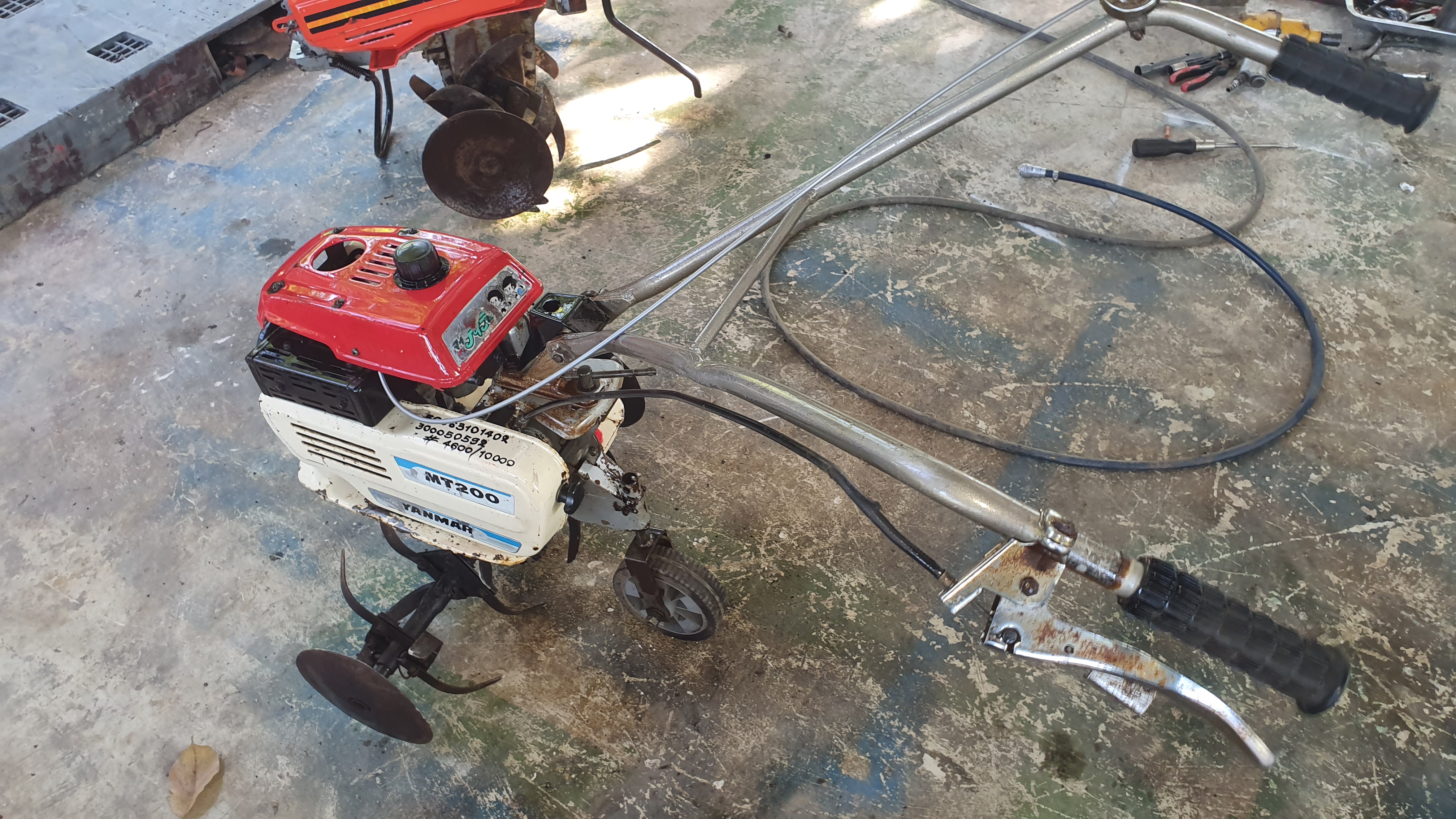 รถพรวนดิน