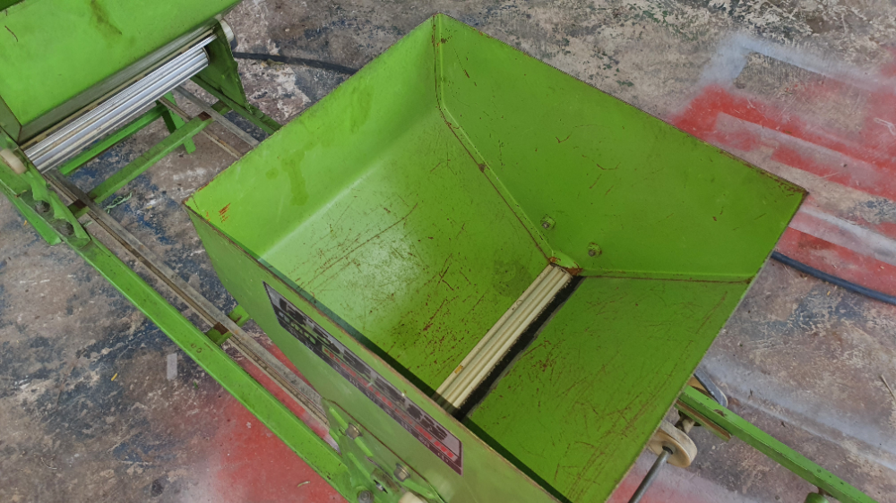 เครื่องโรยข้าว