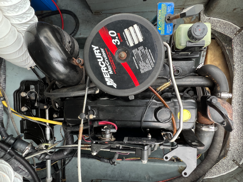 Bayliner 185 MerCruiser 3.0 ปี 2005 พร้อม Trailer และ หลังคาผ้า Sunbrellar อย่างดี
