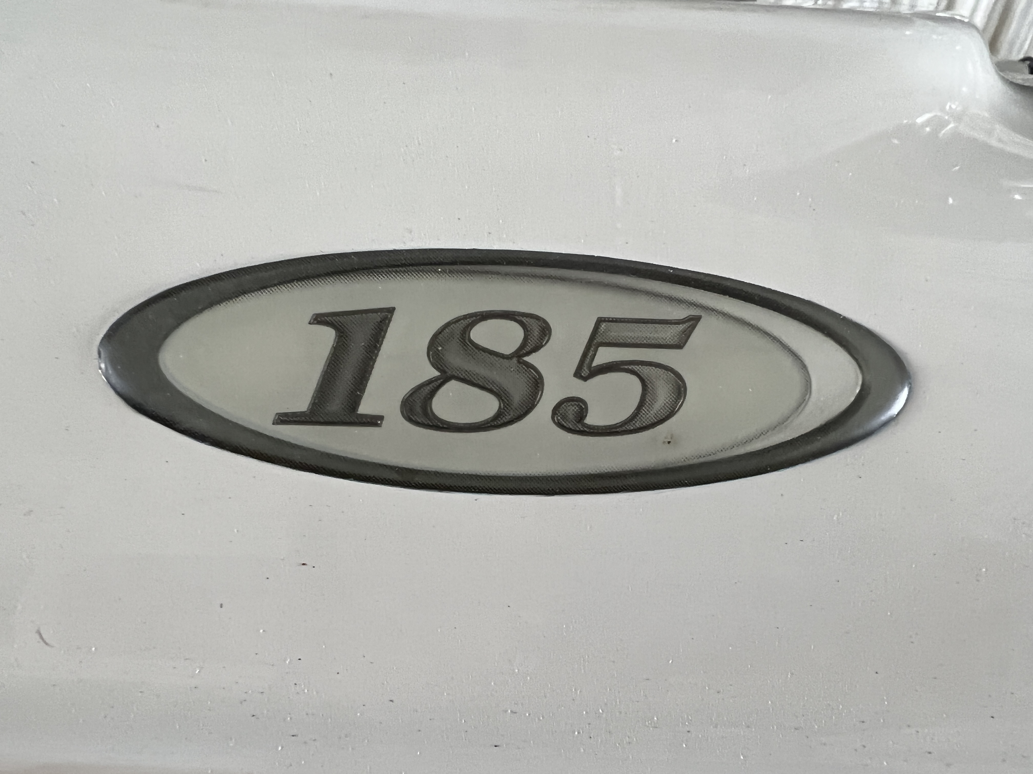 Bayliner 185 MerCruiser 3.0 ปี 2005 พร้อม Trailer และ หลังคาผ้า Sunbrellar อย่างดี
