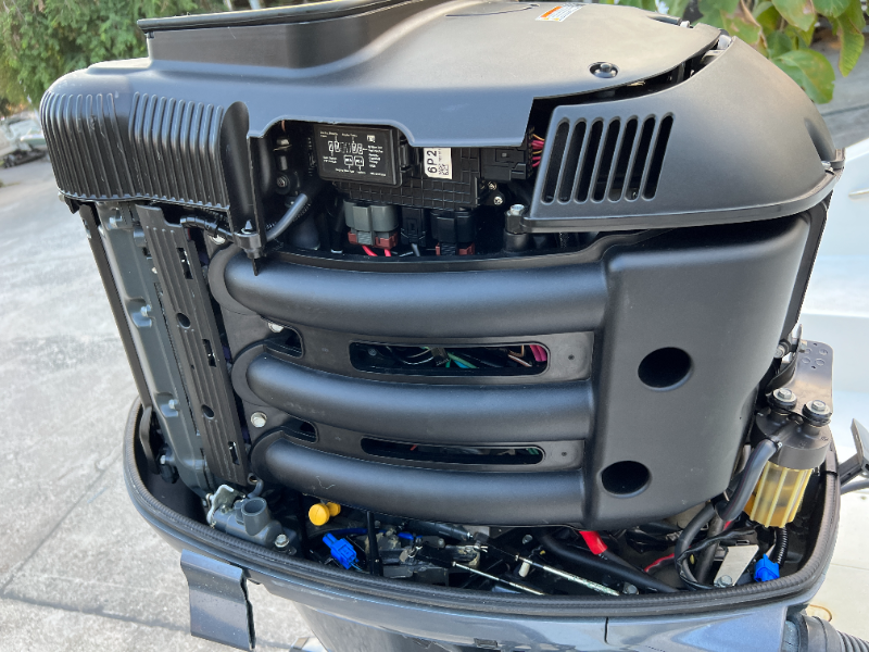 Cobia 25 ฟุต w Yamaha 250 4 stroke 800 hr พร้อมหลังคาและเทเลอร์