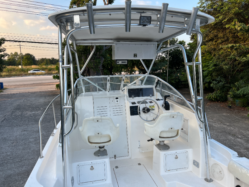 Cobia 25 ฟุต w Yamaha 250 4 stroke 800 hr พร้อมหลังคาและเทเลอร์