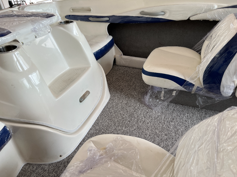 Bayliner 185 MerCruiser 3.0 ปี 2005 พร้อม Trailer และ หลังคาผ้า Sunbrellar อย่างดี
