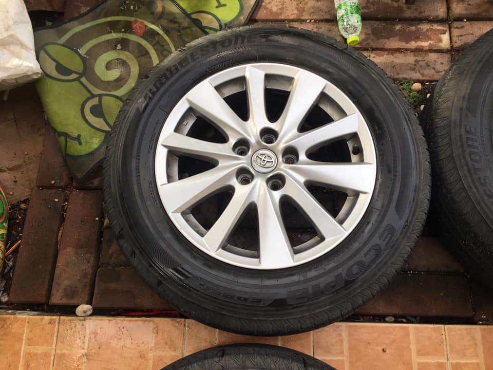 ขาย ล้อแม็ก ขอบ 17 นิ้ว 5/114 ยาง 225/65/R17 ขาย ล้อแม็ก ขอบ 17 นิ้ว 5/114 ยาง 225/65/R17