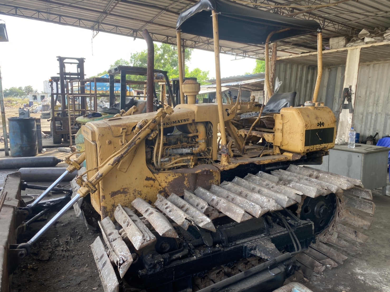 KOMATSU D2P-3 ตีนเป็ด
