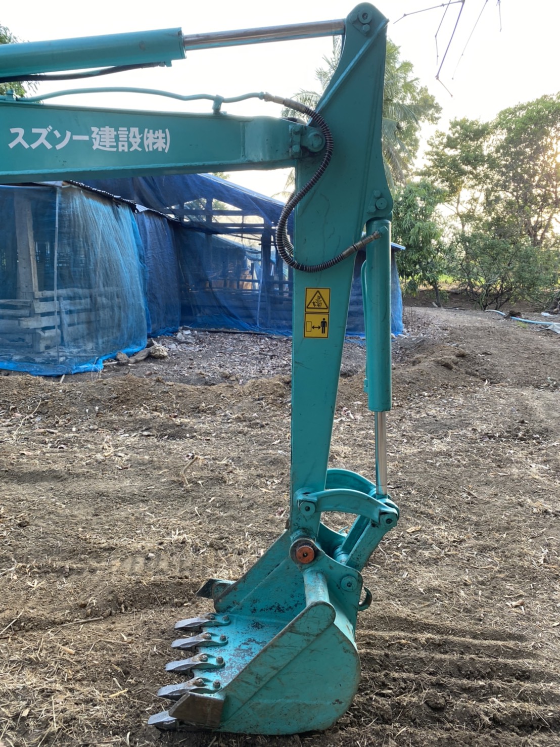 KOMATSU PC30-7