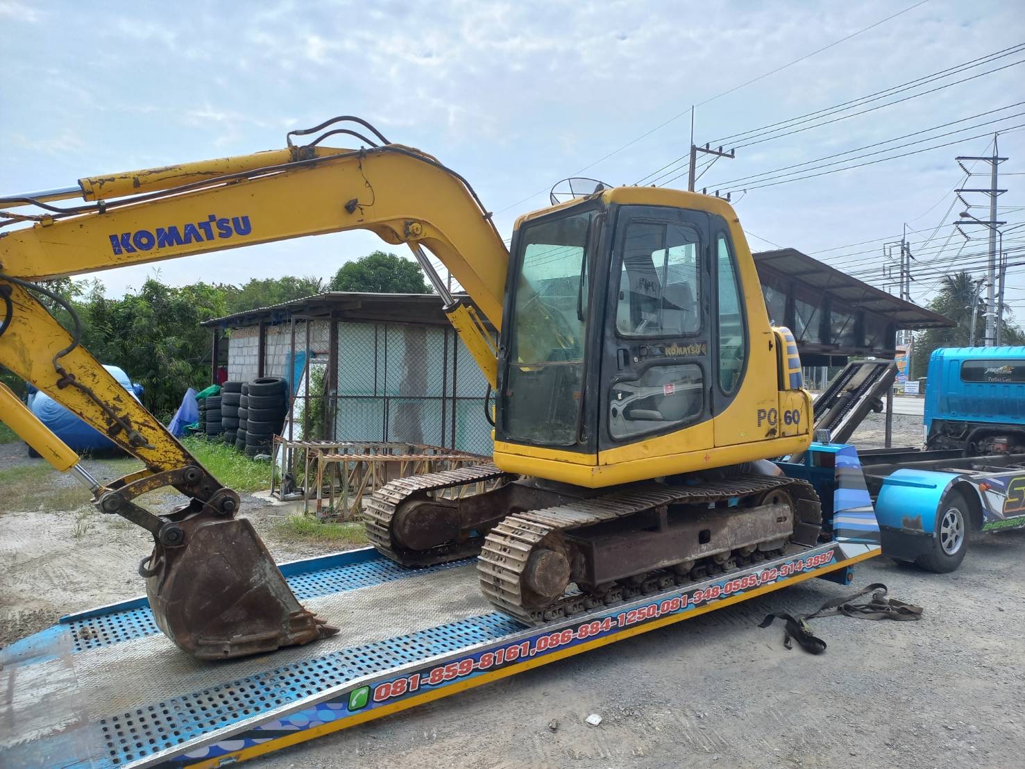 - KOMATSU PC60-7