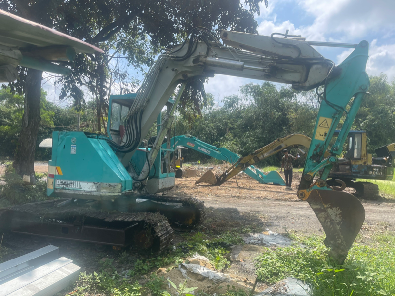 KOMATSU PC75UU เครื่อง ปั้มดี เอวแน่น รถมีรายหัวเจาะ