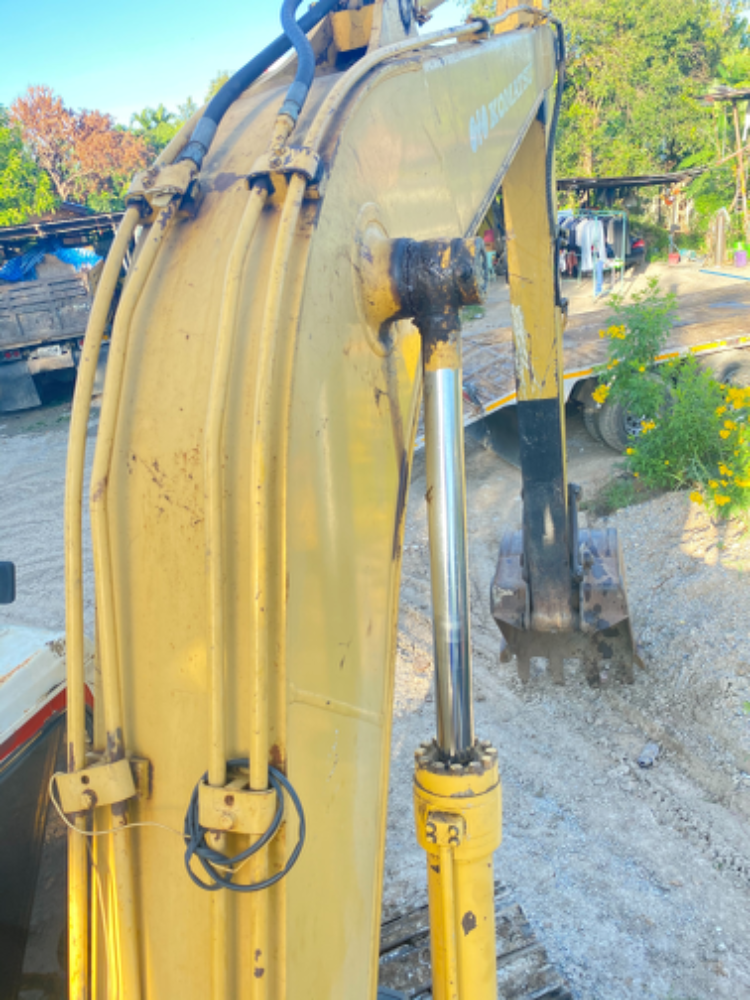 KOMATSU PC120-5 คอนโทรนสั้น ตูดแดง