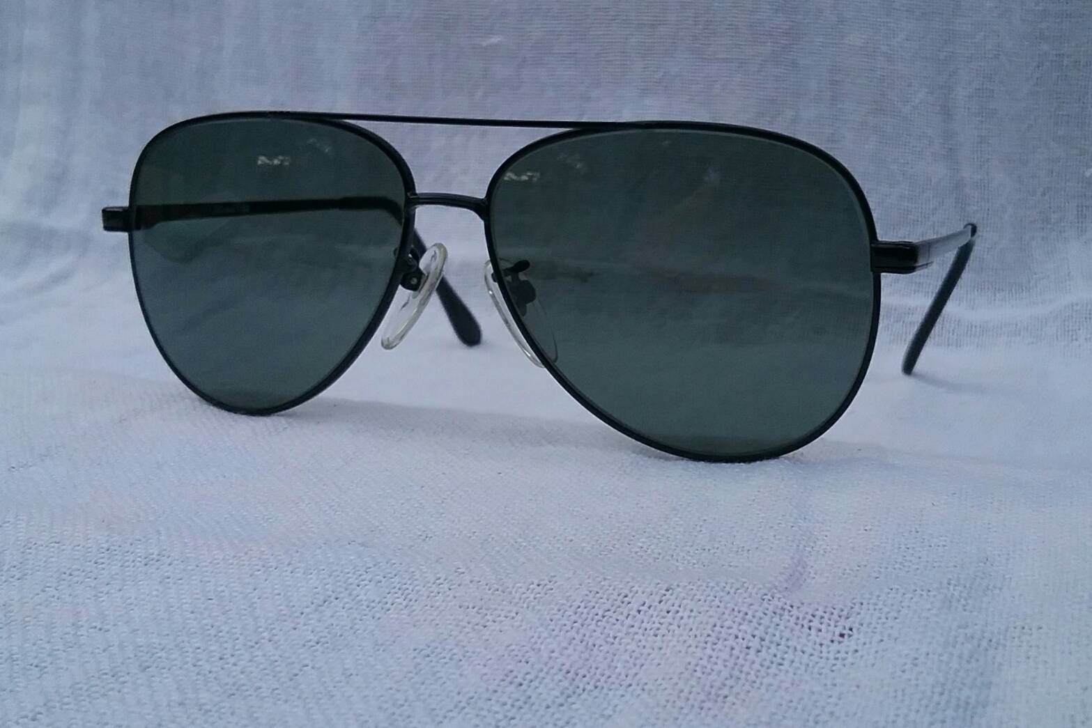 แว่นตามาดเข้ม 'สิงห์ดำ'  ทศวรรษ  2010's  ผลงานระดับยอดฝีมือของ 'ชาร์มังต์'  สภาพเทพ / เก่าเก็บ / ใหม่กริ๊บ !  ราคาโบนัสพิเศษ !  โมเดลคลาสสิค 'หยดน้ำตา - นักบิน - แมคอาร์เธอร์'  เลนส์กระจกคริสตัล 'สีเทาฟ้า - สว่าง'  Authentic CHARMANT handmade in the 2010's in Japan