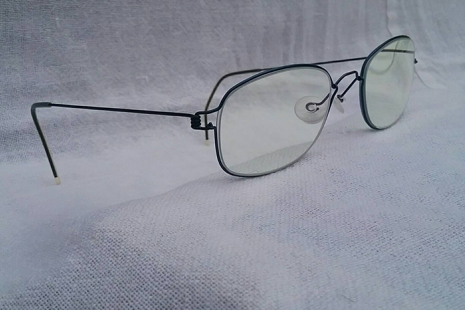 'ลินด์เบิร์ก' ที่สุดแห่งแว่นสายตาของโลก  ตัวแท้ !  เดนิชแฮนด์เมดทศวรรษ 2010's  ราคาบิ๊กเซอร์ไพรส์ !  กรอบ 'แอร์ ไททาเนียม'  เบาสบายเหมือนสวมใส่อากาศ ***โบนัสพิเศษ : เลนส์ บลู โพรเทค มัลติโค้ท ใสปิ๊ง ค่าสายตา +200  Authentic LINDBERG handmade in the 2010's in Denmark