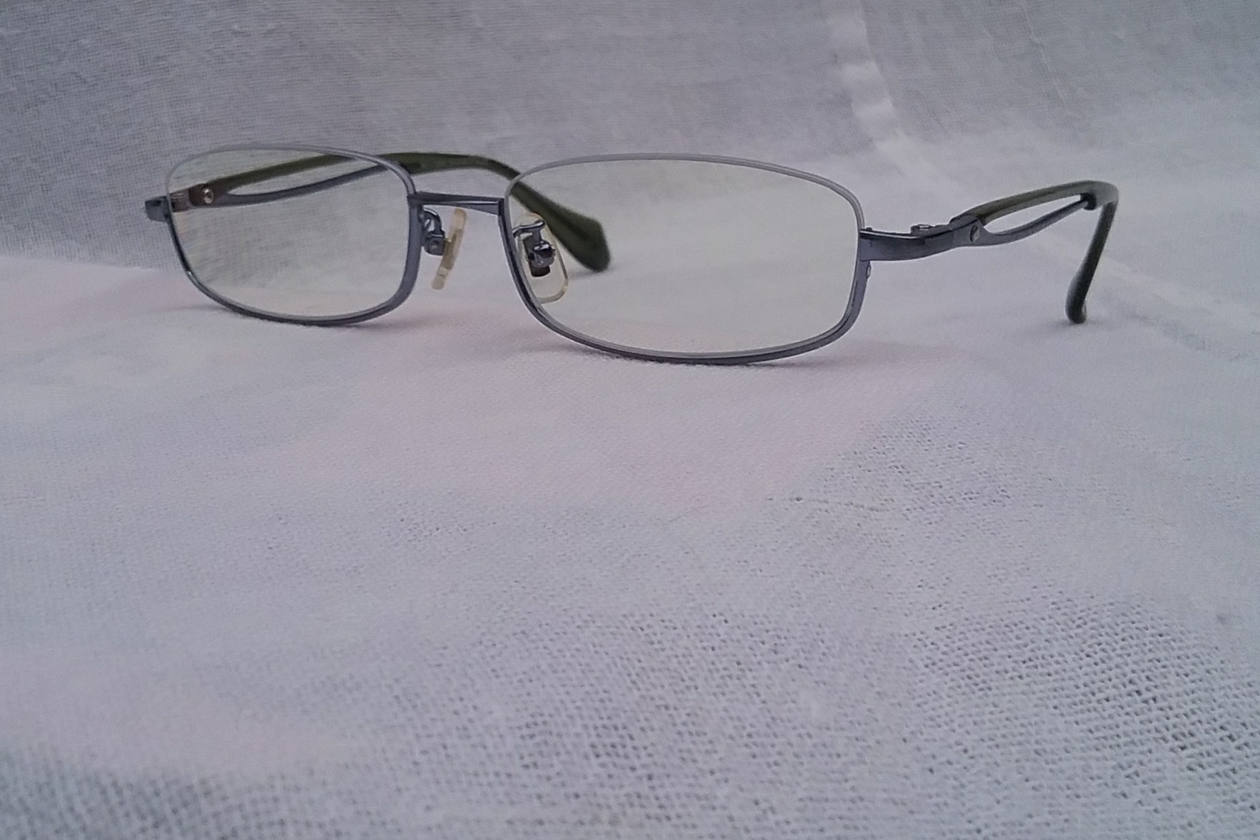 แว่นสายตาไททาเนียมบริสุทธิ์-ครึ่งดวงตา มิกเซจ เก่าเก็บทศวรรษ 2010 ผลงานช่างหัตถศิลป์ ยาบูชิตะ แห่งซาบาเอะ ราชธานีแว่นตาของประเทศญี่ปุ่น โบนัสพิเศษ เลนส์บลู โพรเทค มัลติโค้ท ใสปิ๊ง ค่าสายตาบวก 150 ป้องกันแสงสีฟ้าที่เป็นอันตรายได้อย่างสมบูรณ์แบบ Authentic MIXAGE by Yabushita handmade in Sabae, Japan แว่นสายตาไททาเนียมบริสุทธิ์-ครึ่งดวงตา มิกเซจ เก่าเก็บทศวรรษ 2010 ผลงานช่างหัตถศิลป์ ยาบูชิตะ แห่งซาบาเอะ ราชธานีแว่นตาของประเทศญี่ปุ่น โบนัสพิเศษ เลนส์บลู โพรเทค มัลติโค้ท ใสปิ๊ง ค่าสายตาบวก 150 ป้องกันแสงสีฟ้าที่เป็นอันตรายได้อย่างสมบูรณ์แบบ Authentic MIXAGE by Yabushita handmade in Sabae, Japan