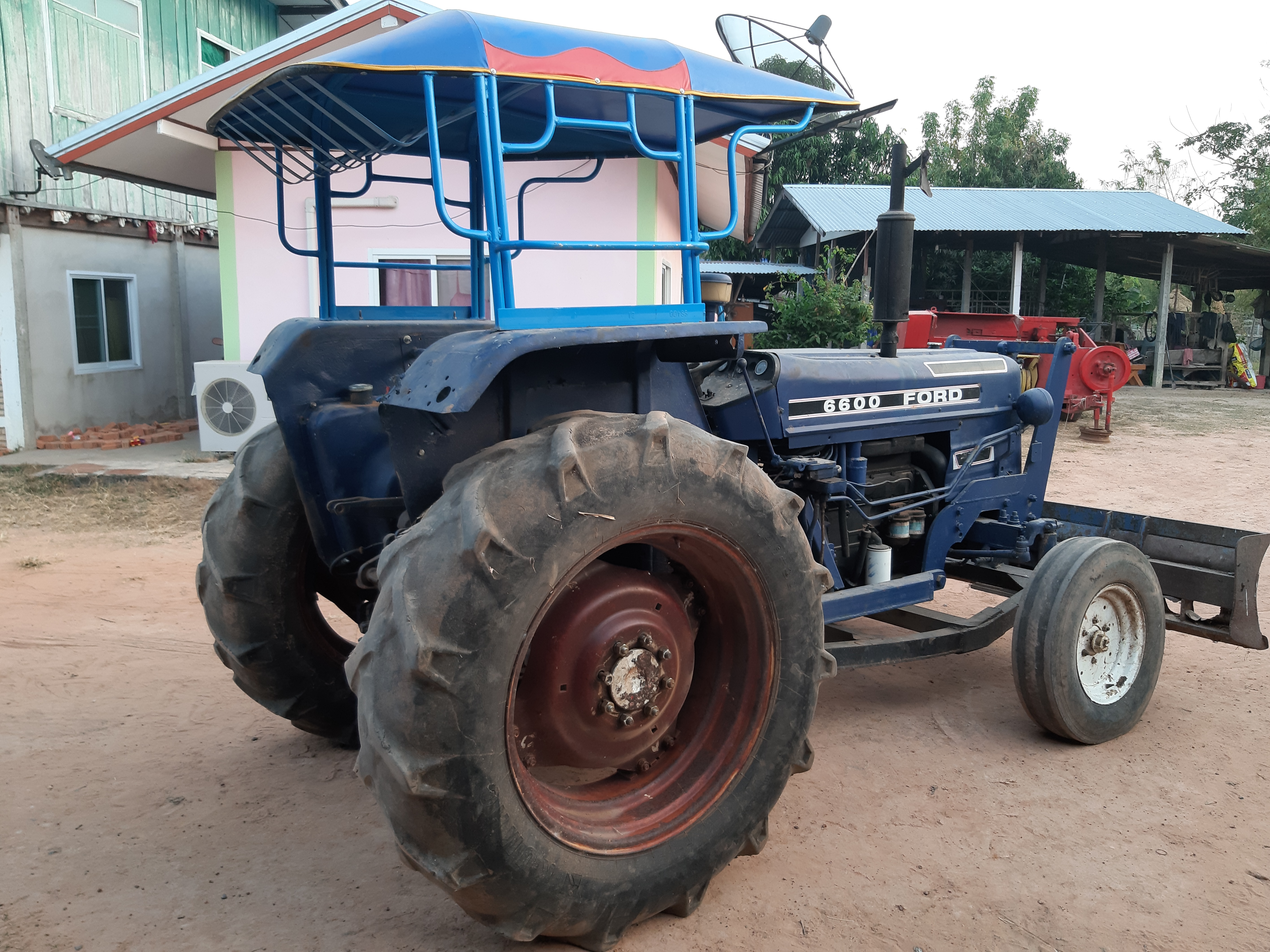 รถไถอินเตอร์ รถไถอินเตอร์