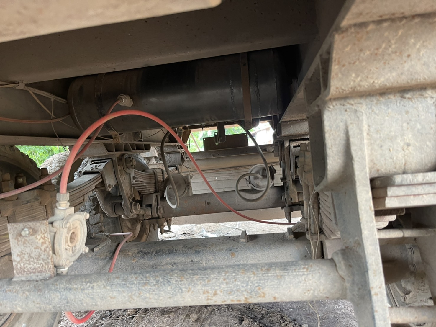 ขายเพลาแหนบ ชุกลากพ่วง 3 คาน 60000 บาท เพลาเหลี่ยม 0816278866