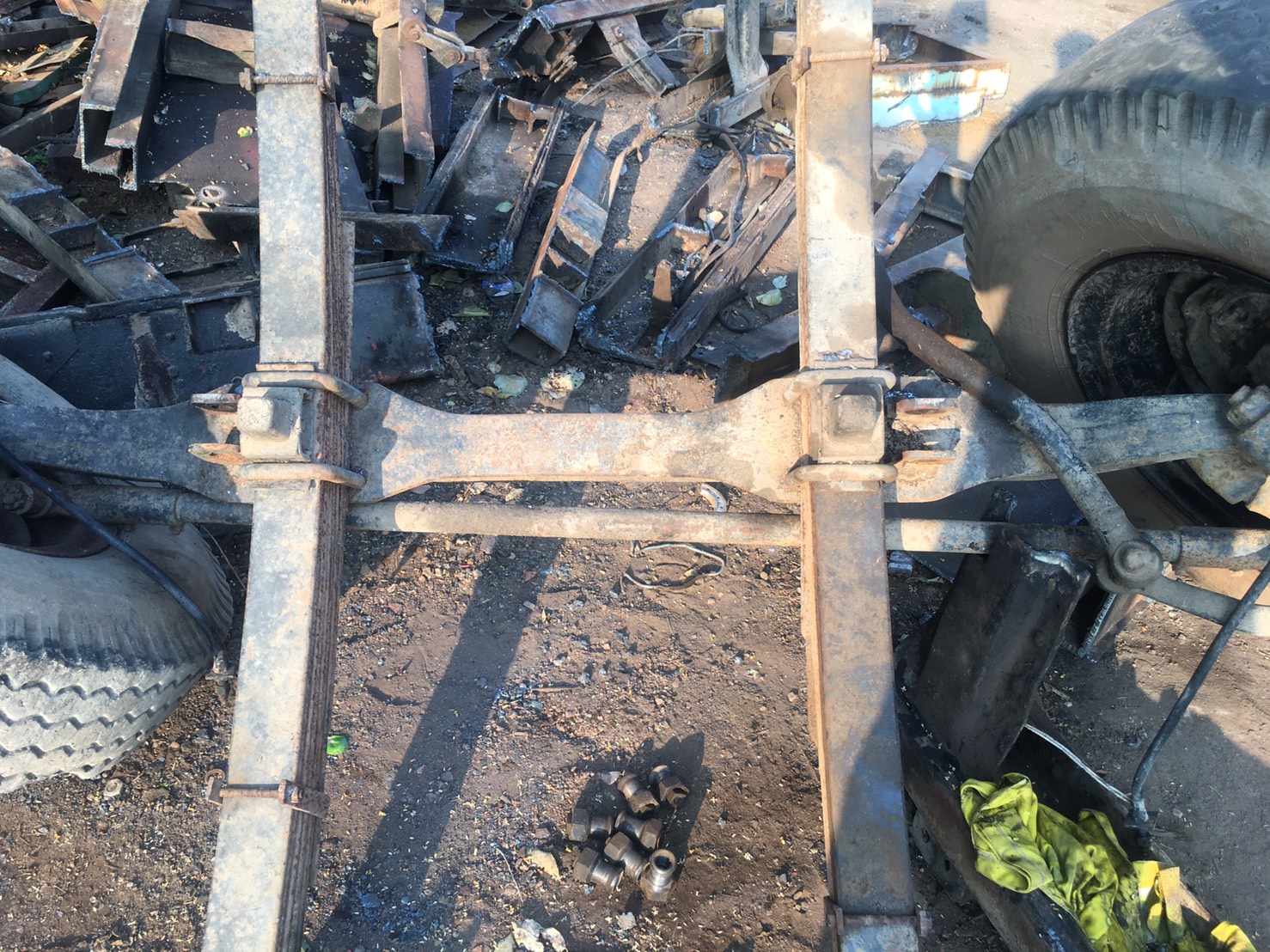 คานหน้า  HINO พร้อมแหนบ 14000บาท สดือ 26 ชม