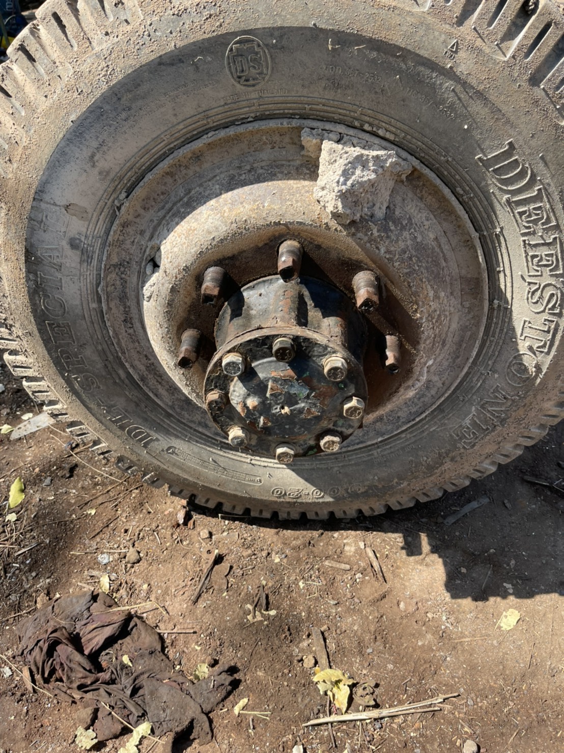 เพลา ฟูโซ่ 25000บาท 12ตัน 0816278866