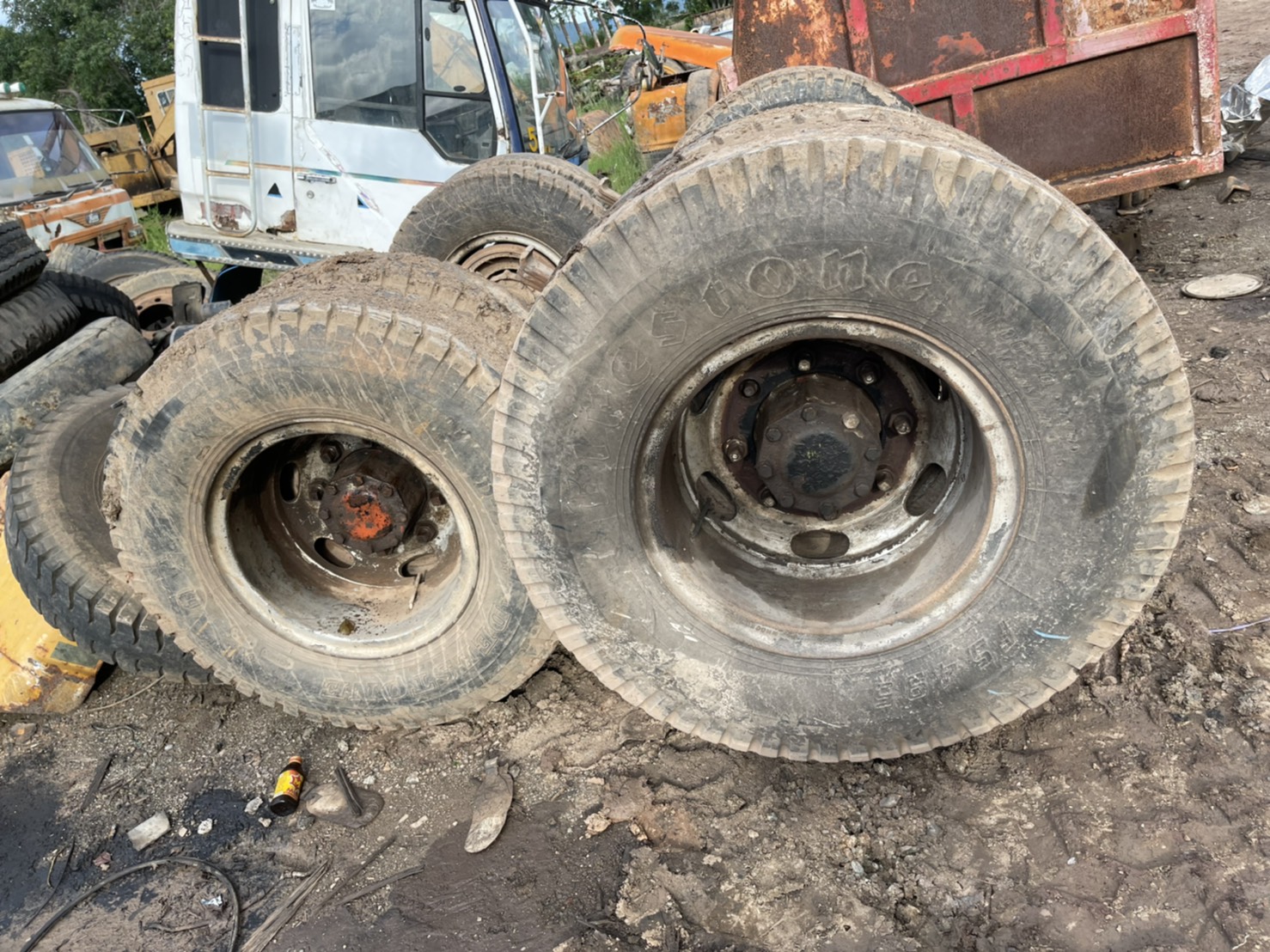 เพลาลูกพ่วง เพลาเหลี่ยม พร้อมแหนบเส้นละ  25000บาท 0816278866