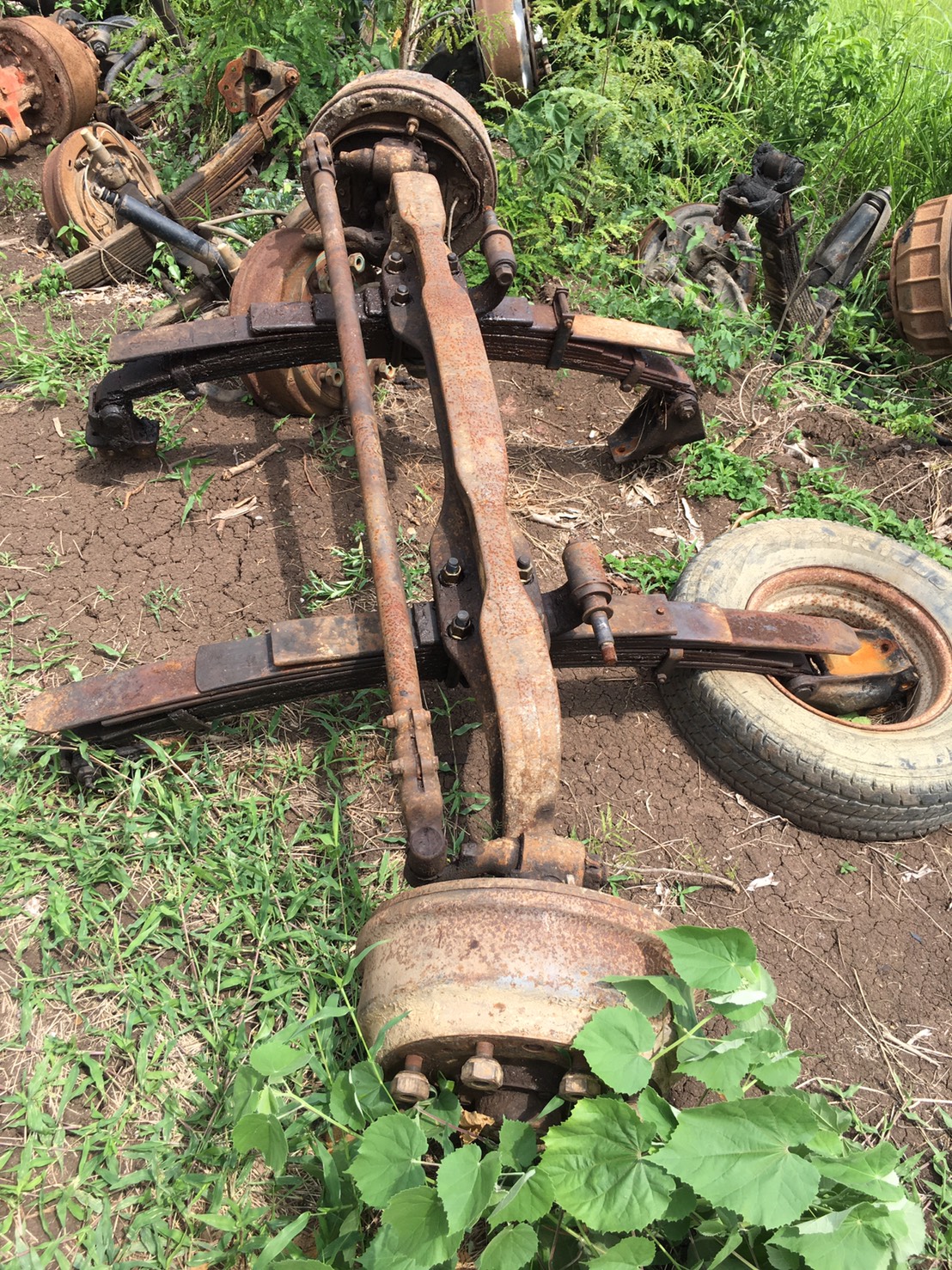 คานหน้า Hino สดือ 31 นิ้ว16000 บาท พร้อมแหนบ