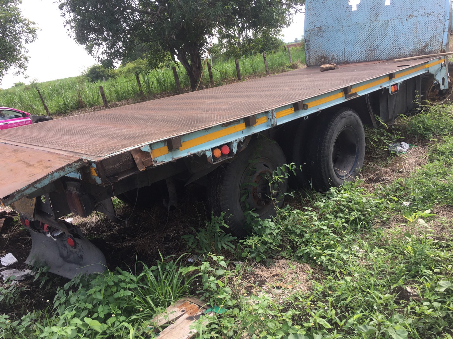 ขายกระบะ พื้นเรียบร็อกกี้ 36000บาท