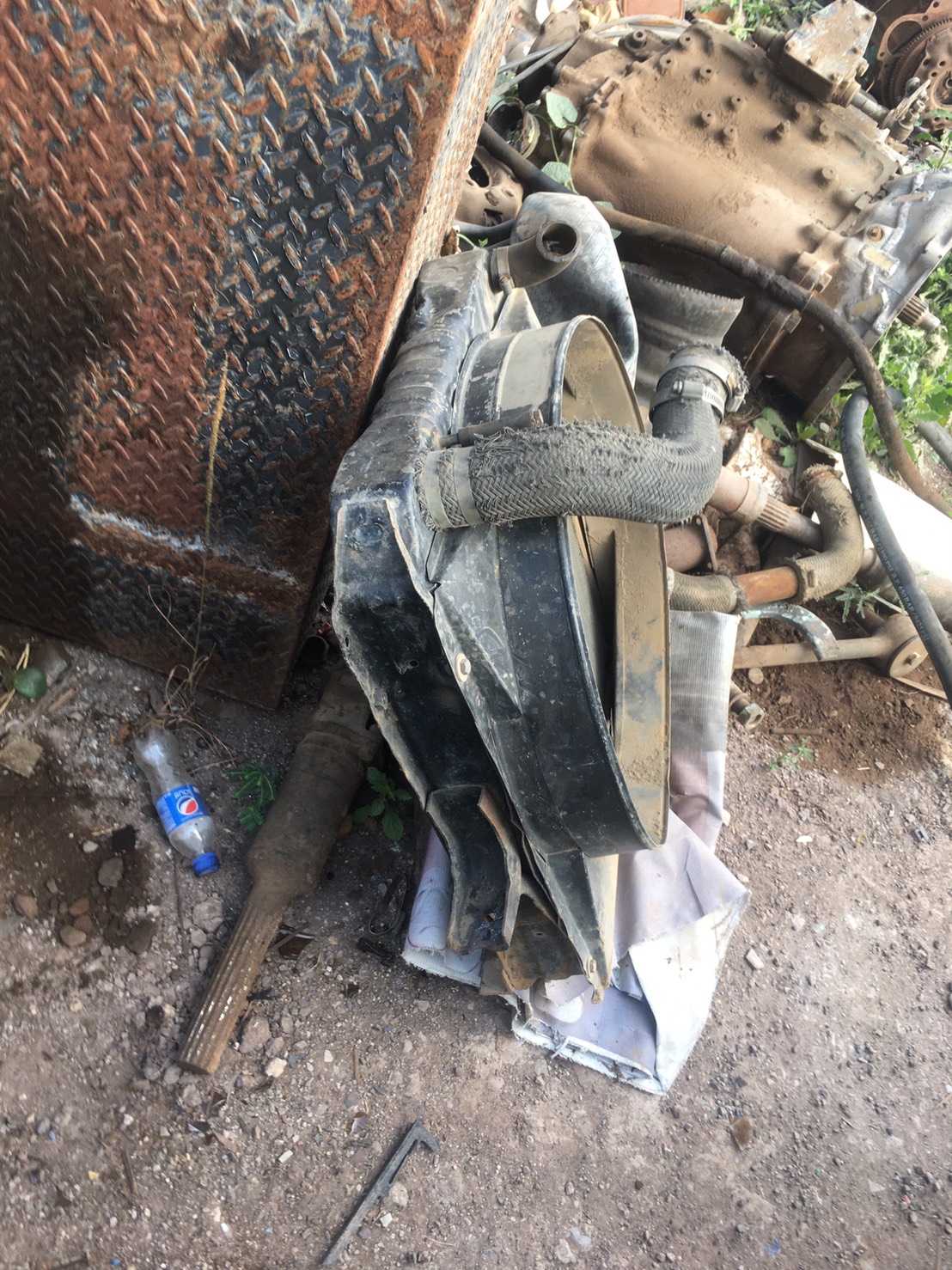 หม้อน้ำ ISUZU ร็อกกี้ 4600บาท พร้อมใช้งาน 0816278866