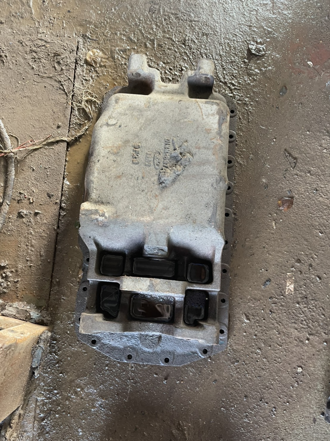 เสื้อรถไถ่ FORD ฝาสูบ ก้นอ่าง T1 28000บาท 0816278866