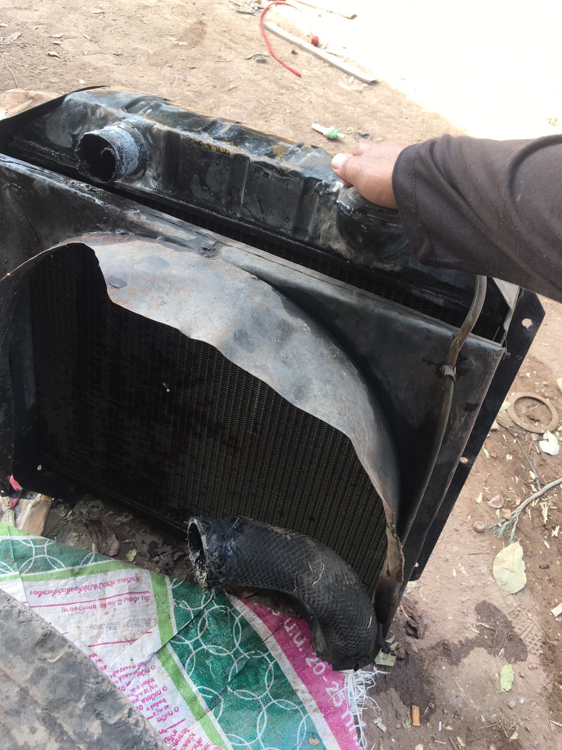 หม้อน้ำ ISUZU หัวยาว4800บาท พร้อมใช้งาน